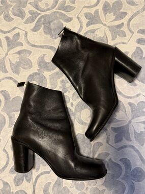 Marc Jacobs leather booties